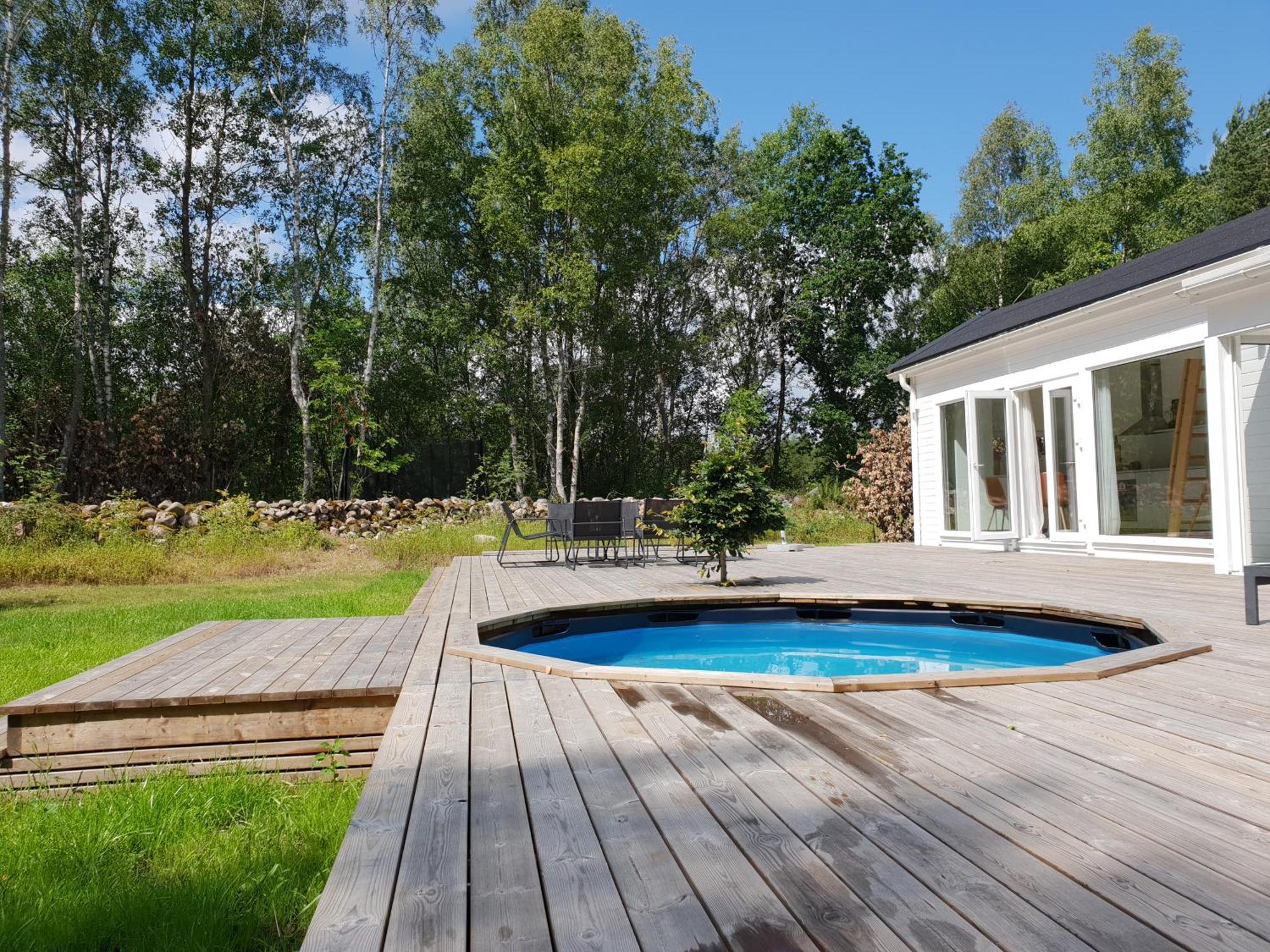 Cabin In The Forest With Spa Bath Västra Torup Екстериор снимка