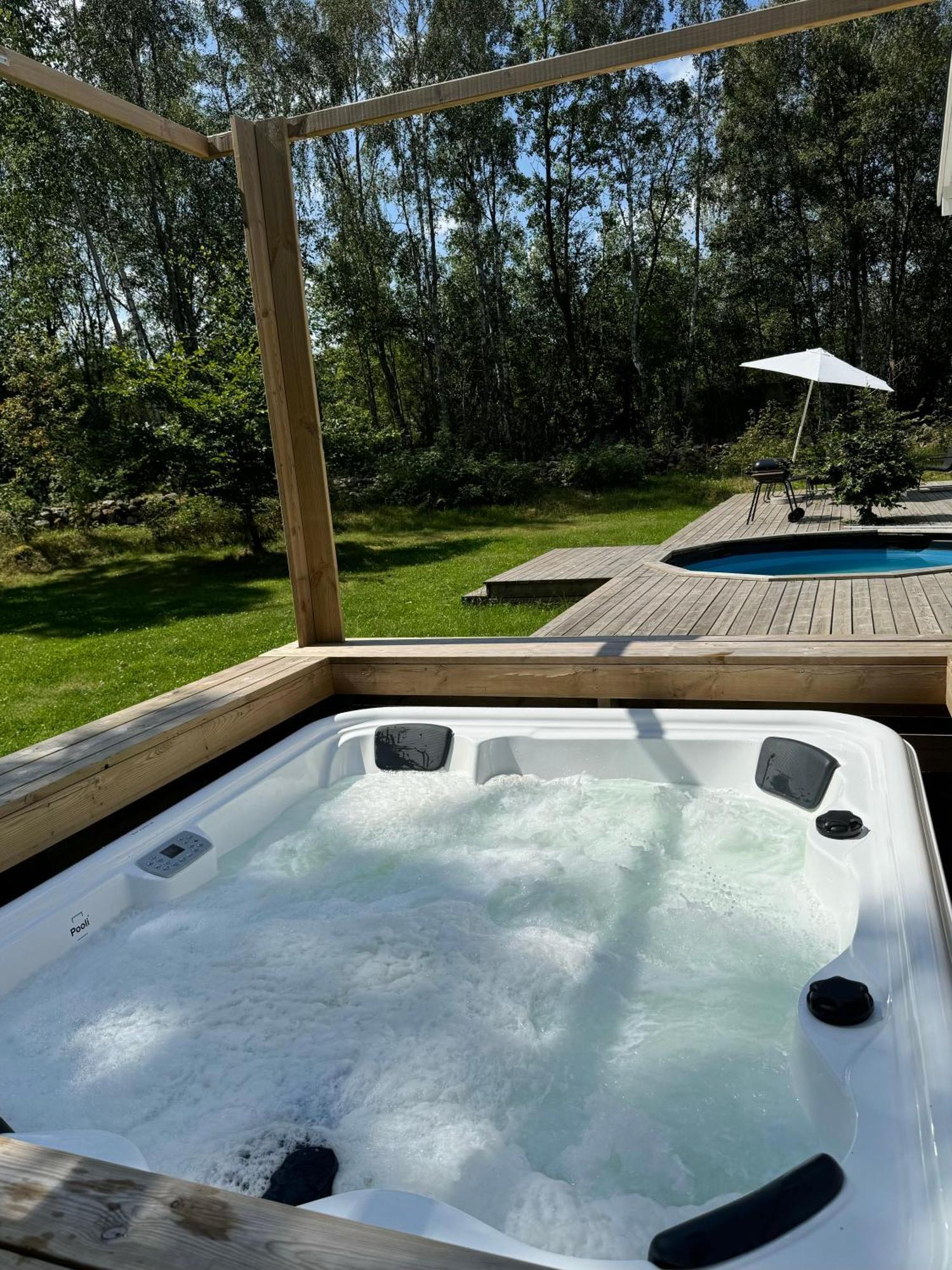 Cabin In The Forest With Spa Bath Västra Torup Екстериор снимка