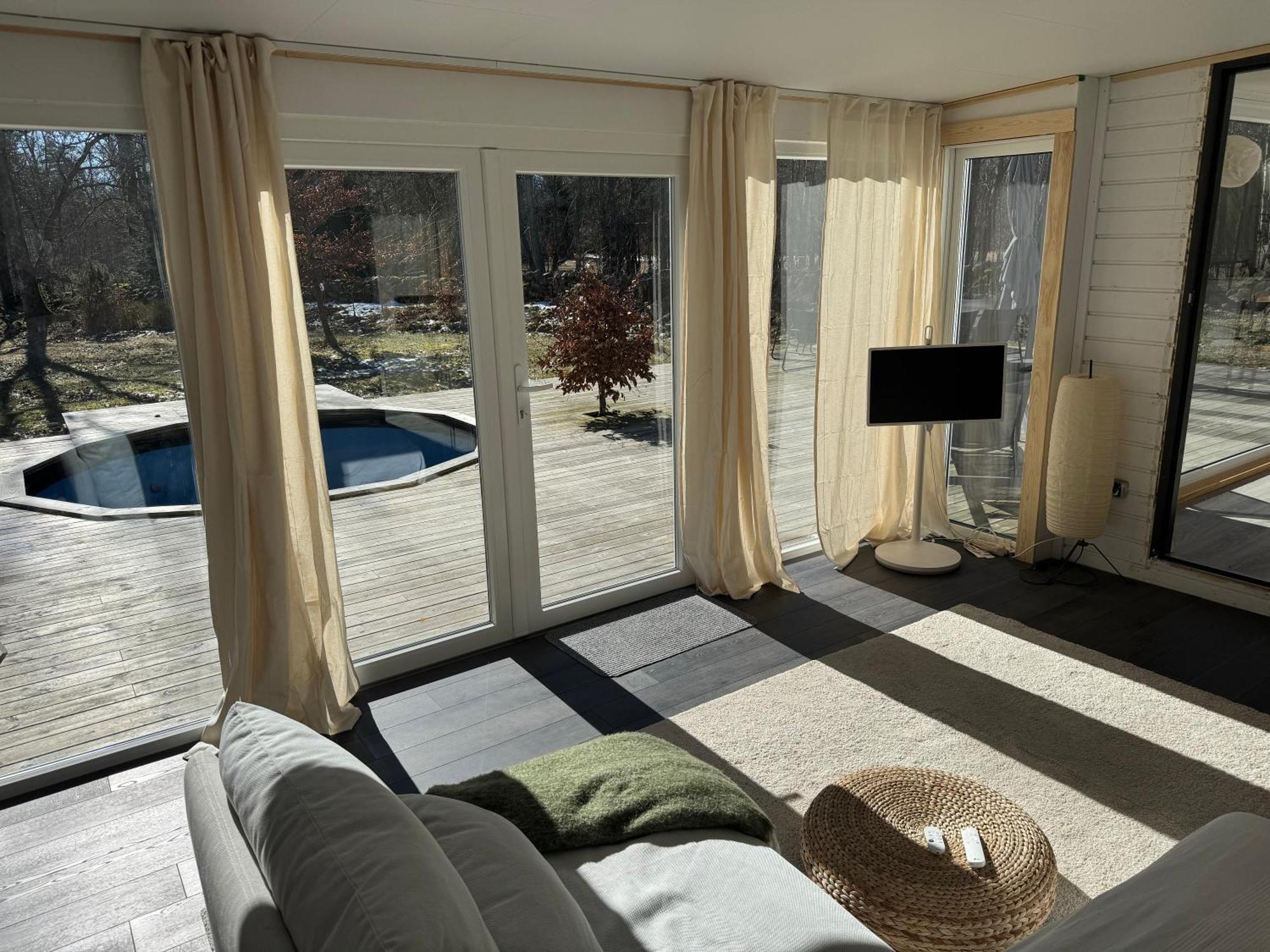Cabin In The Forest With Spa Bath Västra Torup Екстериор снимка
